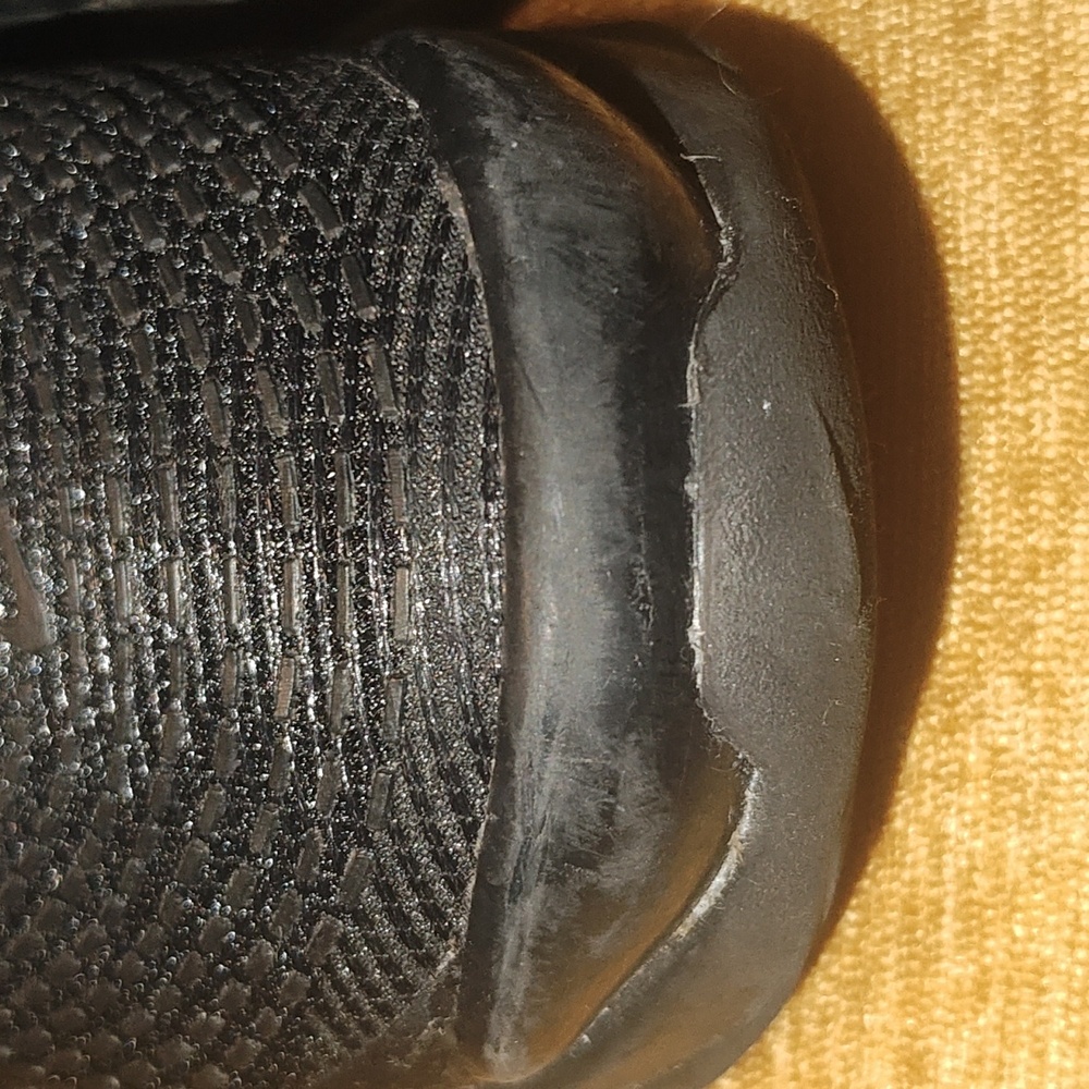 Nike Black Mesh Sneakers - Picture 3 of 12